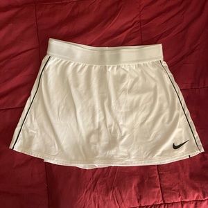 NIKE SKIRT / SKORT